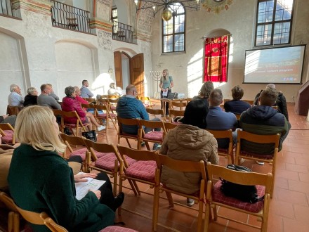 Kulatý stůl v Zadní Synagoze